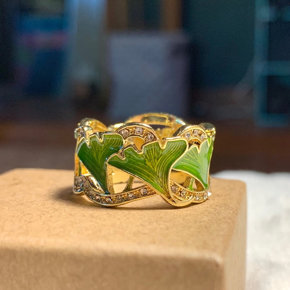 Resin inlay ring